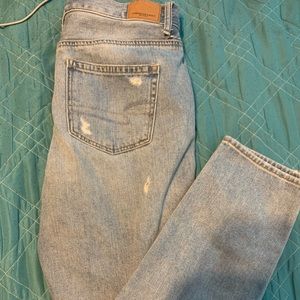 American Eagle Mom Curvy Jeans